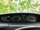 視認性の高いメーター類で、運転情報を的確に把握できます。必要な情報を一目で確認でき、安全運転をサポートします。