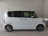 オプションになりますが、ボディーコーティングもご用意しております。新車の輝きに近づき、洗車などのお手入れも楽になりますよ。
