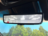 【デジタルインナーミラー】後席の大きな荷物や同乗者で後方が確認しづらい時でも安心!カメラが撮影した車両後方の映像をルームミラー内に表示。クリアな視界で状況の確認が可能です!