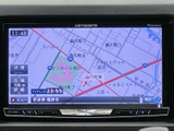 見やすい地図表示で、初めての道でも安心。周辺情報も表示されるので、目的地までの情報収集もスムーズです。運転に集中できます。