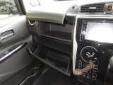 豊富な収納で、いつもすっきりとした車内、ほしい場所にちょうど良い収納を備えました。