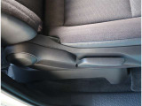 【シートアジャスター】上下調整できるシートアジャスター!運転手にあったドライバーズポジションができますね。