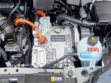 納車以降、お車のメンテナンスは自宅近所の日産サービス拠点にて承ります。専門の教育を受けたサービスフロント&メカニックが無料1ヶ月点検から法定/車検整備、万一の故障・不具合の修理まで全て担当いたします。