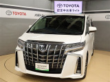 トヨタ認定中古車の安心感はそのままに、まるごとクリーニングと同等商品の当社「キラリフレッシュ」を簡素化し、お買い求めやすくした商品が、「トヨタ認定中古車ライト」です。