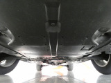 下回りも要チェックポイントです!当店では県外のお車も仕入れておりますので、下回りも綺麗な状態です!