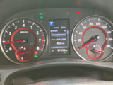視認性の高いメーター類で、運転情報を的確に把握できます。運転に集中できる、シンプルで機能的なデザインです。安全な運転をサポートします。