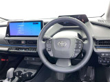 運転席まわりです。 各操作スイッチは使いやすい位置に配置されてます。