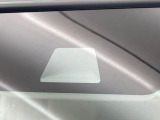 【ホンダセンシング】走行中に前方の車両等を認識し、衝突しそうな時は警報とブレーキで衝突回避と被害軽減をアシスト。より安全にドライブをお楽しみいただけます。