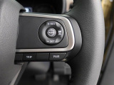 【全車速追従機能付アダプティブクルーズコントロール】走行中に先行車の様子を検知しながら、設定した車速の範囲内で先行車との距離のキープを支援。疲れにくく、長距離運転中の渋滞なども快適に運転できます。
