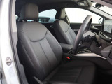 高級家具のような質の高いレザーを採用するのはAudiのクルマづくりの哲学のひとつです。体の大きなドイツ人が座っても頑丈な耐久性があります。シートヒーター付きですので冬でも大変心地良く運転をして頂けます