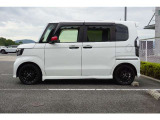美しいボディコンディションを保った左側面。軽自動車とは思えない上質な仕上がりをご確認いただけます。