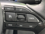 【レーダークルーズコントロール】高速道路での長距離走行が楽に!!自動で速度を保つクルーズコントロールが、衝突軽減システムと連携し、前方の車両を感知して車間を保つように速度調節してくれます!!