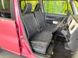運転席シート廻りは使用感も少なく、良好な状態となっています。前オーナー様が丁寧に使っていたことがよくわかりますね。