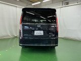 後席の窓には外から車内が見えにくくなるプライバシーガラスを採用。周りを気にせずリラックスして過ごせます