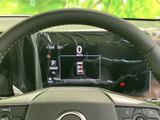 洗練されたデザインのメーターが、運転に集中できる快適な空間を演出します。重要な情報を一目で確認でき、安全運転をサポートします。
