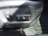 運転席はパワーシートです!