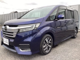 車名の由来:ステップは家族みんなで新しい生活を創り出せそうな「予感、気持ち」を表現。この車であらゆるシーンでステップアップできたら、という願いを込めて命名。