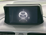 【マツダコネクトナビ】車内の雰囲気にマッチした一体型タイプのナビ。各種車輌設定やBluetooth再生等、様々な機能が楽しめます。直感的なダイヤル操作が可能で、使い勝手も良好です。