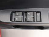 パワーウィンドゥ 運転席ドアスイッチ照明付です。
