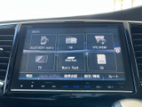 Bluetooth接続やCD、SDカードなど、多彩なメディアに対応。お好みの音楽を車内で楽しめます。快適なドライブに欠かせない装備です。