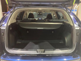 積み下ろしのしやすいデッキにはたっぷりと荷物を積み込んでいただけます。遊びから仕事まで、様々なシーンで頼れます♪