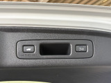パワーゲートが装備されていますので、手荷物が多くても楽々操作で指1本!運転からも操作できます