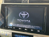 【メーカー純正ナビ】インテリアに溶け込むスタイリッシュな「専用設計」メーカーナビを装備♪視認性や操作性など基本性能にも優れ、より上質なカーライフをお楽しみいただけます。