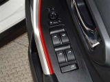 電動格納式ドアミラー・パワーウインドウを装備しています。