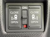 【両側パワースライドドア】スマートキーや運転席のスイッチで後席両側スライドドアの開閉が可能♪電動だから力を入れてドアを開ける必要が無く、小さなお子様でも簡単に開け閉めでき快適です♪