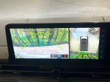 【アラウンドビューモニター】専用のカメラにより、上から見下ろしたような視点で360度クルマの周囲を確認することができます☆死角部分も確認しやすく、狭い場所での切り返しや駐車もスムーズに行えます。