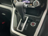 【シフトレバー】手でしっかりと掴んで直感的に操作できる物理的な安心感があります。視覚や手応えで現在のモードが分かりやすく、誰でも迷わず安心安全に扱えます。