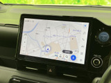 見やすい地図表示で、目的地へのナビゲーションをスムーズに行えます。運転に集中しながら、安心して目的地まで行けます。