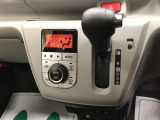 【オートエアコン】風量や吹き出し口を調整し、設定した温度に自動的に保ってくれる制御が付いているので、いつでも快適に過ごせます。