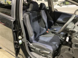 運転席からの視界は良好。座り心地の良いシートと、操作しやすい配置で快適なドライブをサポートします。