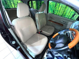 運転席シート廻りは使用感も少なく、良好な状態となっています。丁寧に使われていたことがよくわかりますね。