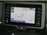 【7インチ純正ナビ】純正ナビを装備。タッチパネル式で使いやすく、詳細地図により目的地をピンポイントで設定できます。初めての道でも迷いにくく、ロングドライブも快適ですよ♪