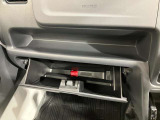 「収納スペース」使いやすい収納を、使いやすい場所に。様々な場所に収納スペースがあり使い勝手も良いので車内もスッキリして綺麗を保てます