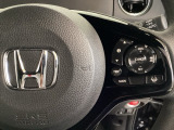 ハンドルにHondaセンシング系のクルーズコントロールやレーンキープアシストなどのスイッチが装備されています。ハンドルから手を離さず安全に操作できます。