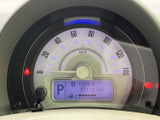 視認性の高いメーター類で、運転に必要な情報を的確に把握できます。落ち着いたドライブをサポートします。