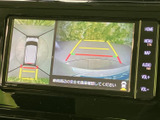 後方の状況を安全に確認できるバックモニターが搭載されています。狭い場所での駐車や車庫入れも、安心して行えます。