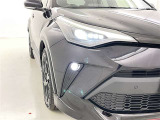 フォグランプ装着車です。暗い夜道の車両前方を明るく照らします