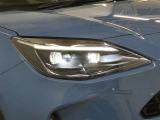 LEDヘッドライトです。デザイン性がよくとても明るいので、夜間の走行や悪天候でも安心です。しかも長寿命!