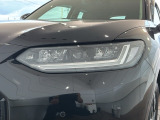 LEDヘッドライトは、点灯の瞬間から最大光量を発揮し、突然暗くなるトンネルなどでの安定感を高めます。