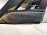【MERIDIAN3Dサラウンドサウンドシステム】イギリスの老舗オーディオブランドで音質が良く、ドライブ中の音楽をより一層楽しませてくれます。