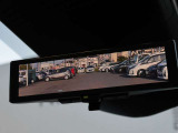 車両後方を映し出します・スマートルームミラー装備です。