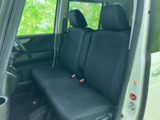 運転席周りはシンプルで使いやすく、操作性に優れています。必要な情報を一目で確認でき、安全運転をサポートします。