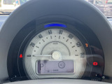 視認性の高いメーターは、運転に必要な情報を一目で確認できます。運転に集中できるシンプルなデザインも魅力です。走行状況をしっかり把握しましょう。