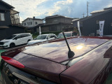 目立つキズ凹み等はありませんが、中古車という商品の特性ルーフには子キズや塗装しみがあります
