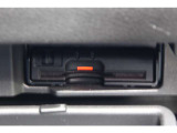 ビルドインタイプのETC車載器がスッキリと収まっています。