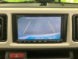 狭い場所でも安全に駐車できます。後方の状況をしっかり確認できるので、運転に自信がない方にもおすすめです。